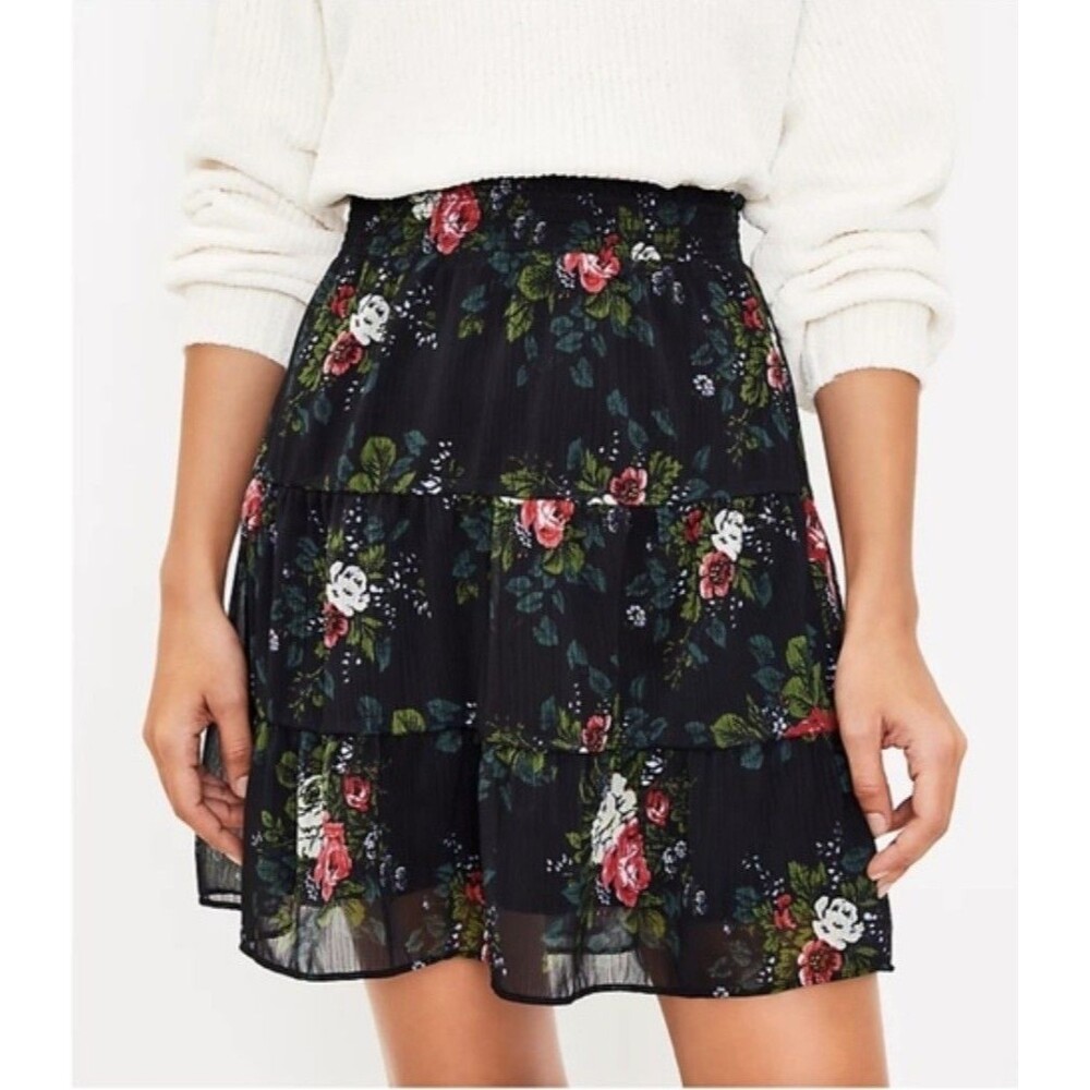 LOFT Black Floral Skirt Lined Tiered Above Knee Women's Size Large Stretch Waist